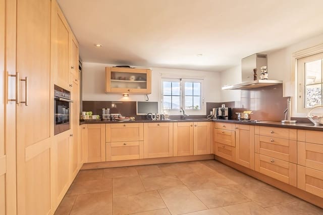 6 soveværelse Villa til salg i Torrenueva, Mijas med swimmingpool garage - € 1.275.000 (Ref: 8039799)