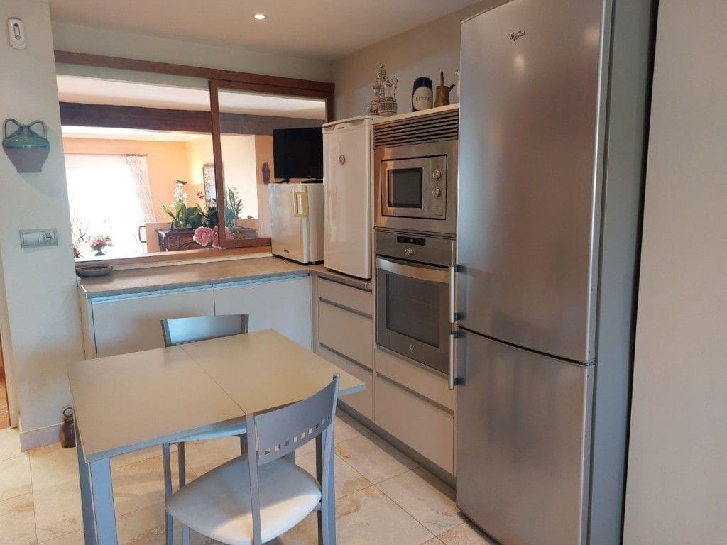 3 bedroom Villa for sale in Marbella with pool garage - € 2,500,000 (Ref: 8050867)