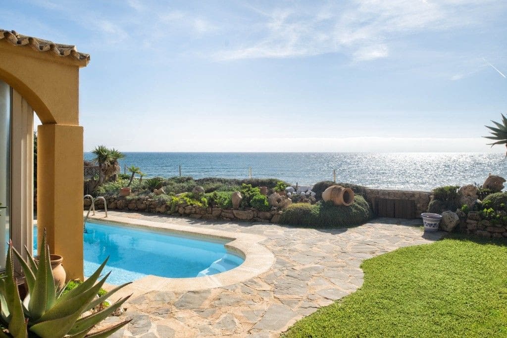 3 bedroom Villa for sale in Marbella with pool garage - € 2,500,000 (Ref: 8050867)