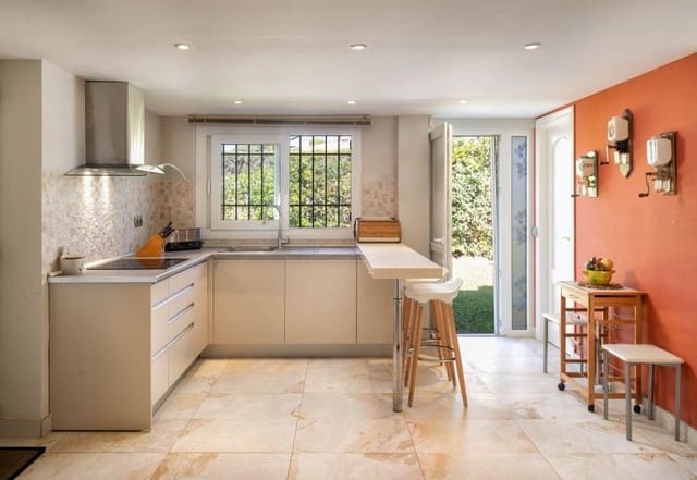 3 soverom Villa til salgs i Marbella med svømmebasseng garasje - € 2 500 000 (Ref: 8050867)