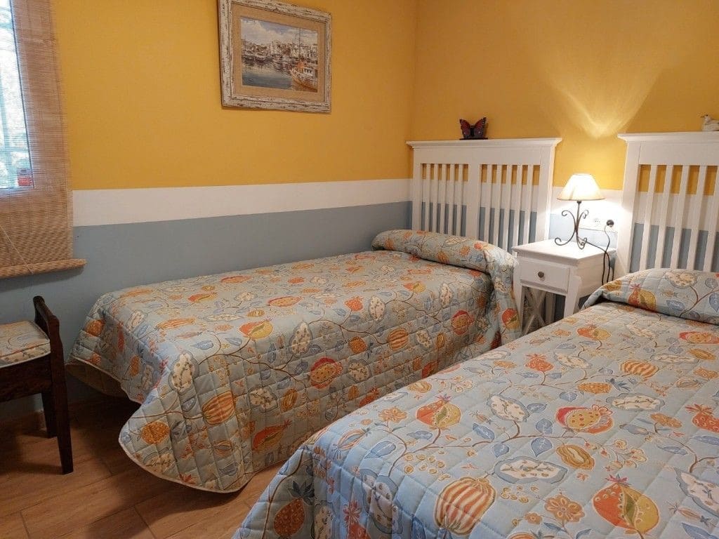 3 bedroom Villa for sale in Marbella with pool garage - € 2,500,000 (Ref: 8050867)