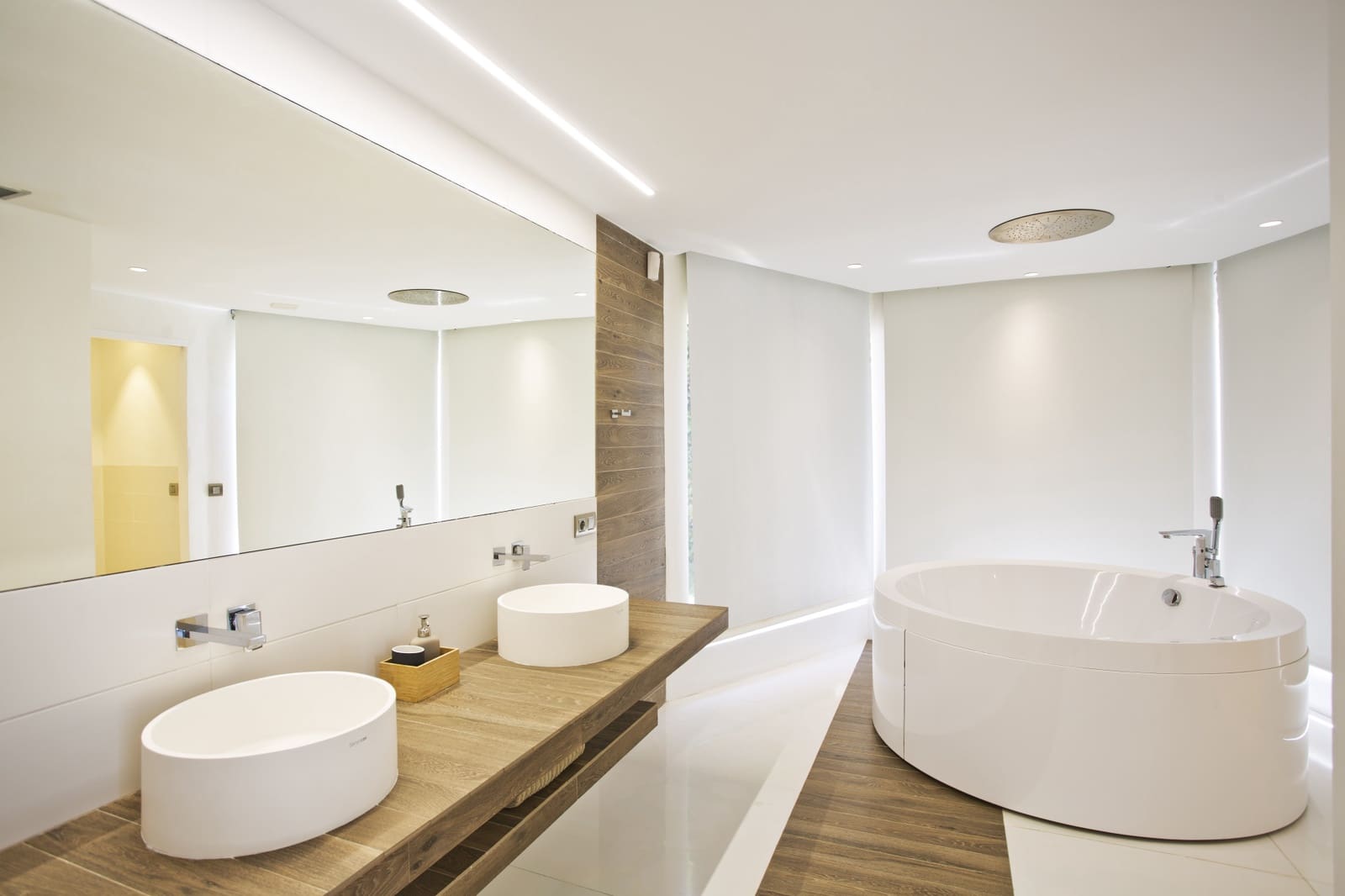 7 bedroom Villa for sale in Marbella with pool garage - € 3,750,000 (Ref: 8050871)