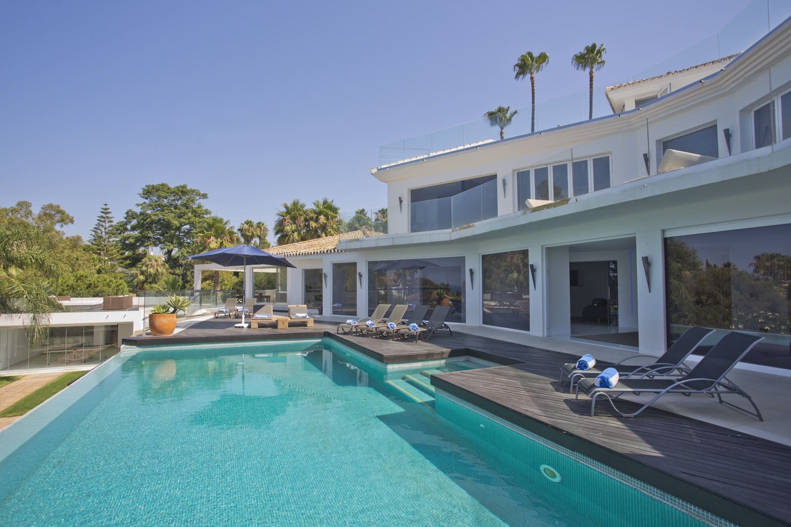 7 bedroom Villa for sale in Marbella with pool garage - € 3,750,000 (Ref: 8050871)