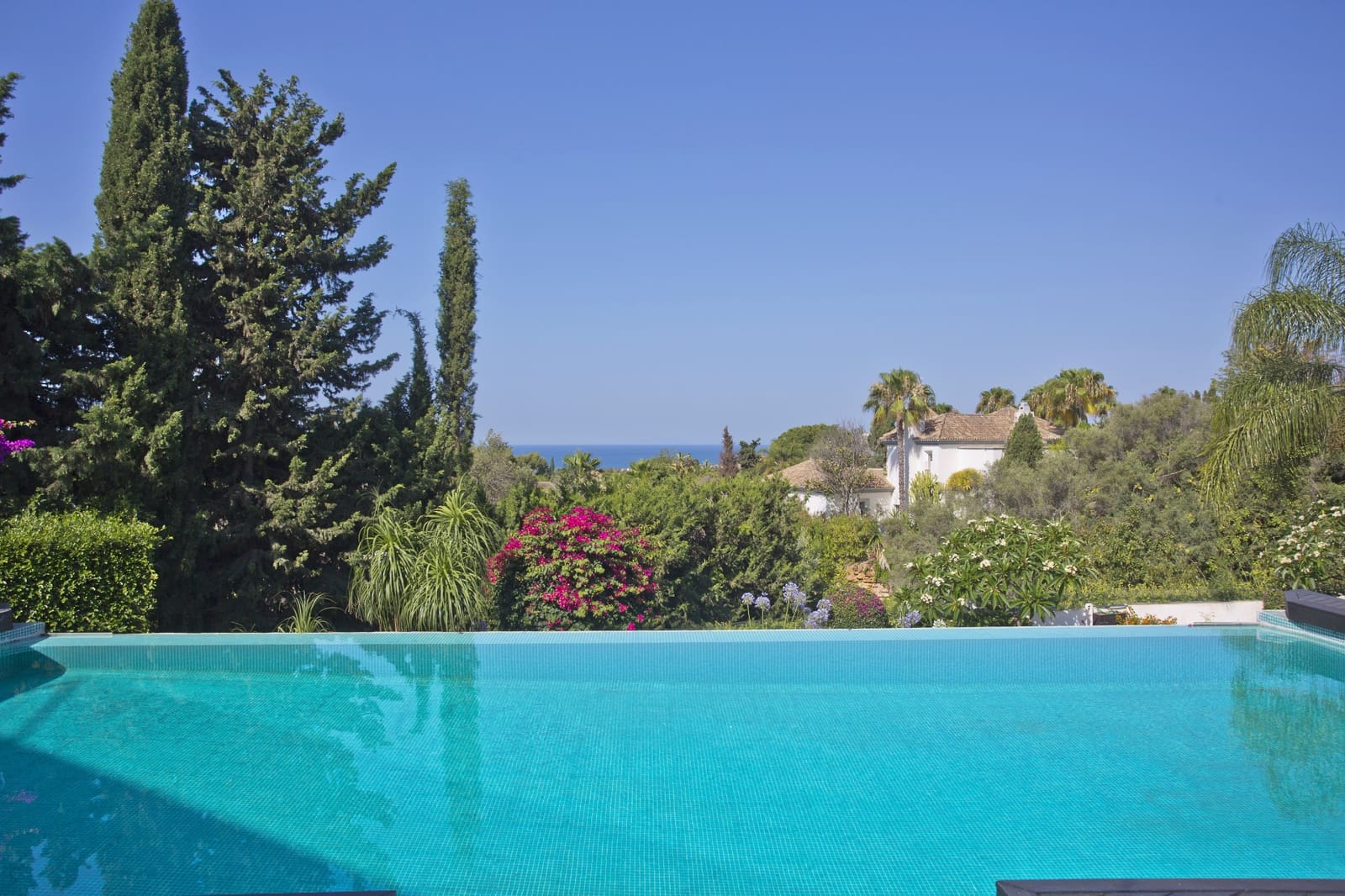 7 bedroom Villa for sale in Marbella with pool garage - € 3,750,000 (Ref: 8050871)