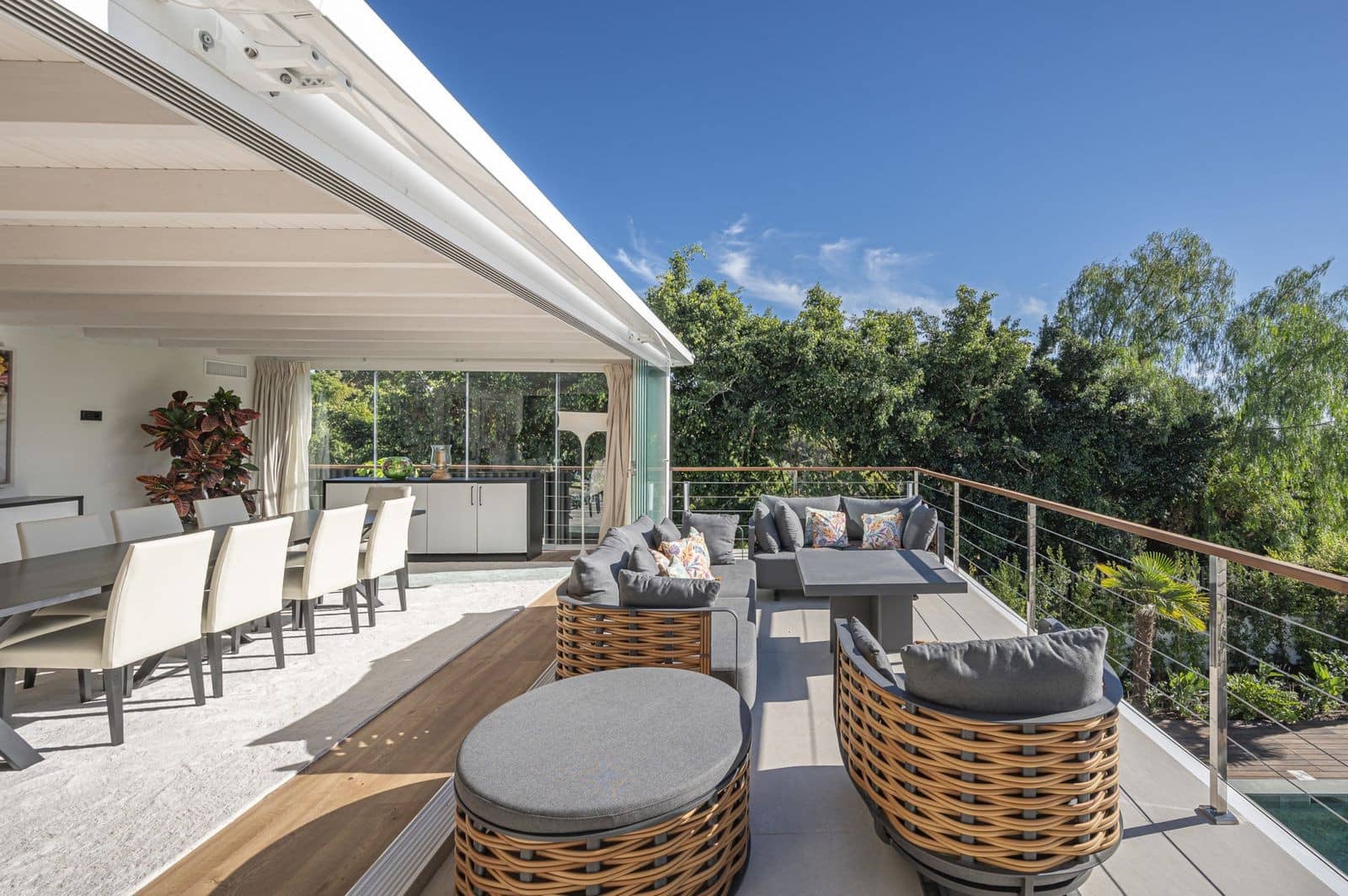 5 bedroom Villa for sale in Marbella with pool garage - € 2,590,000 (Ref: 8053266)