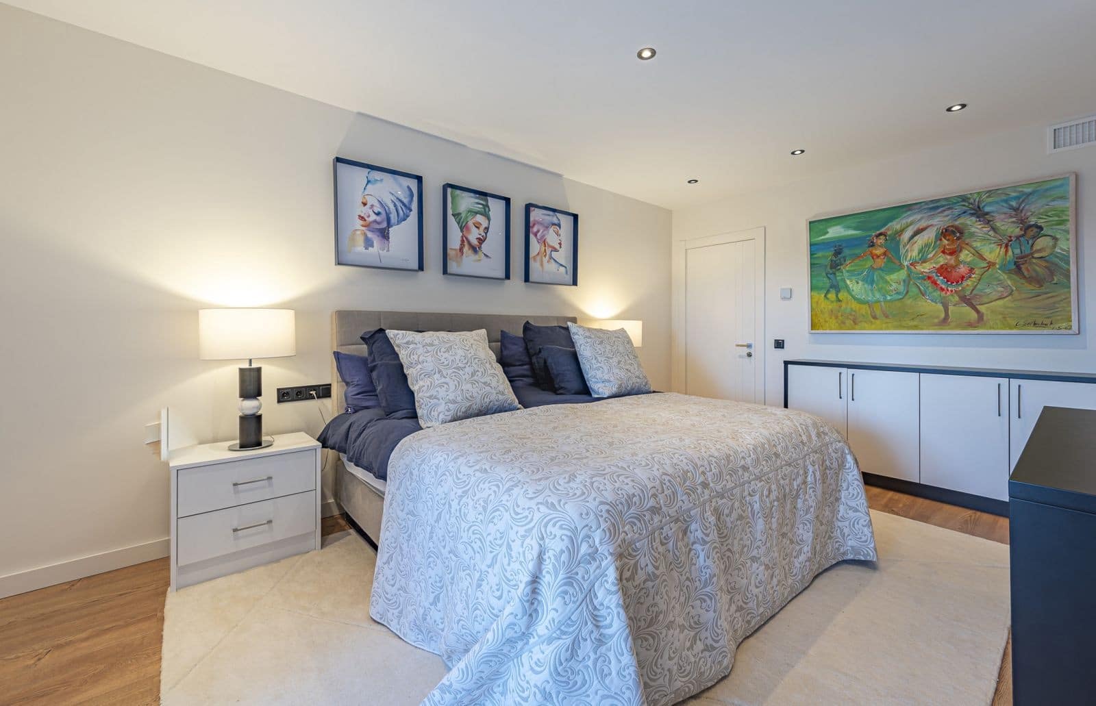 5 bedroom Villa for sale in Marbella with pool garage - € 2,590,000 (Ref: 8053266)