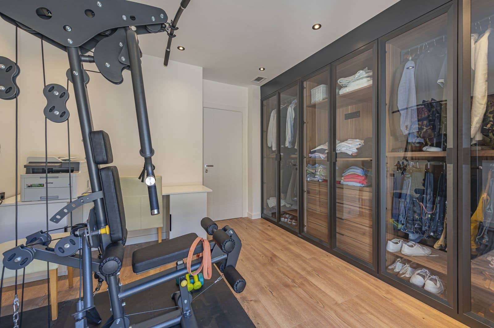 5 bedroom Villa for sale in Marbella with pool garage - € 2,590,000 (Ref: 8053266)