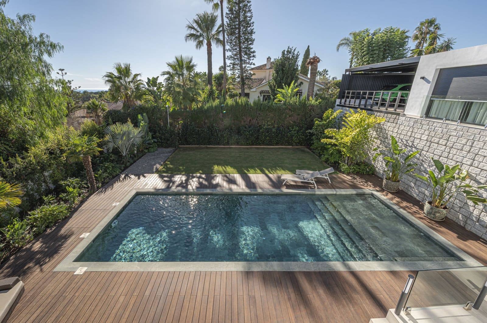 5 bedroom Villa for sale in Marbella with pool garage - € 2,590,000 (Ref: 8053266)