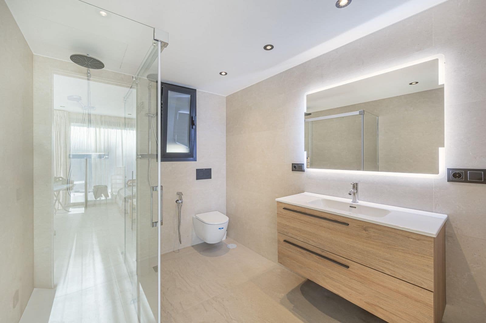 5 bedroom Villa for sale in Marbella with pool garage - € 2,590,000 (Ref: 8053266)