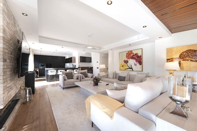 5 sovrum Villa till salu i Marbella med pool garage - 2 590 000 € (Ref: 8053266)