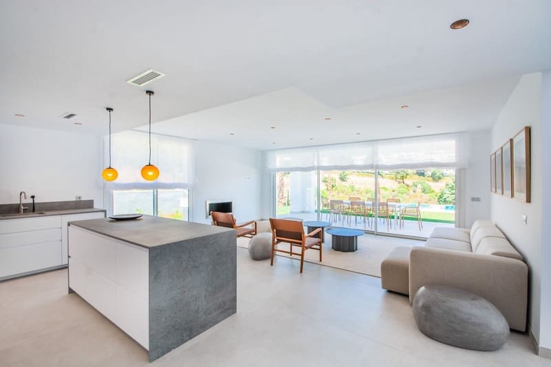 3 sovrum Villa till salu i Marbella med pool garage - 1 600 000 € (Ref: 8060593)