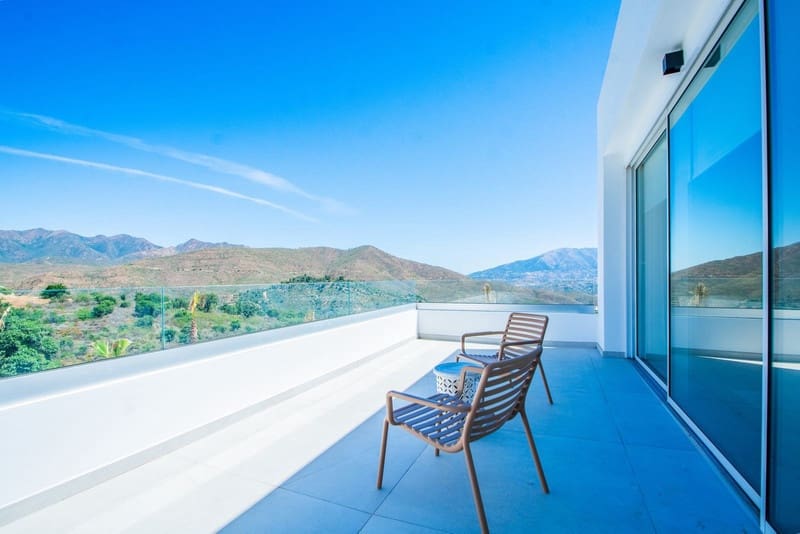 3 sovrum Villa till salu i Marbella med pool garage - 1 600 000 € (Ref: 8060593)