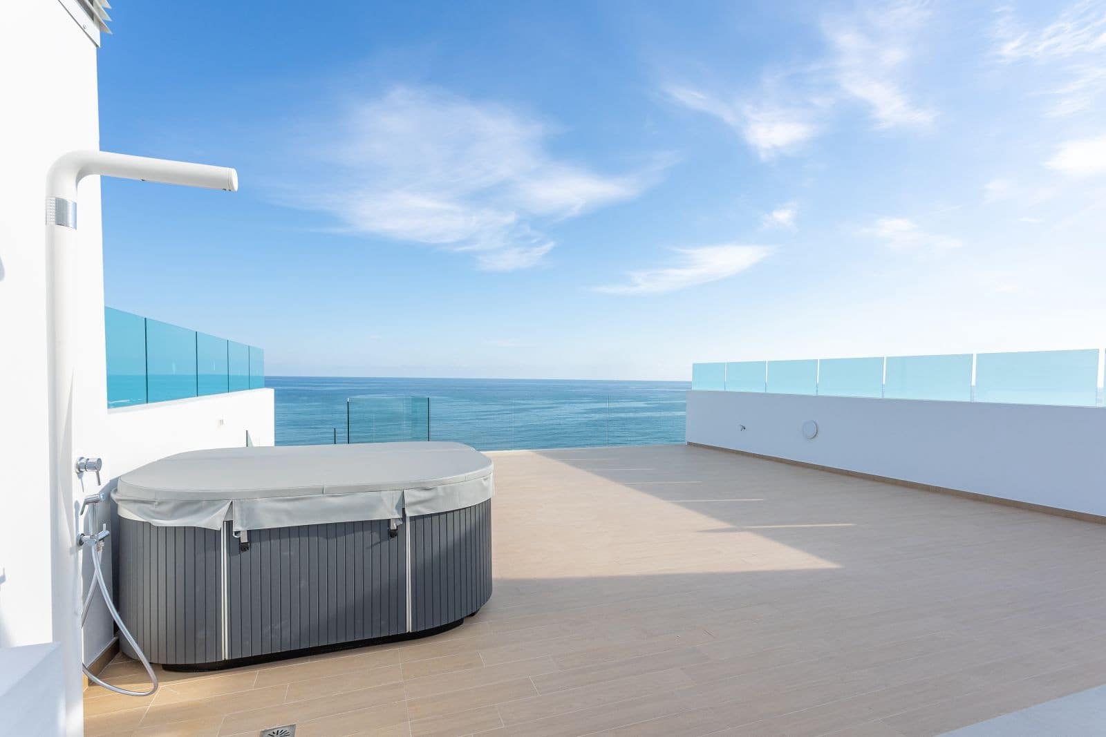 2 soveværelse Penthouse til salg i Carvajal med swimmingpool garage - € 1.070.000 (Ref: 8065370)