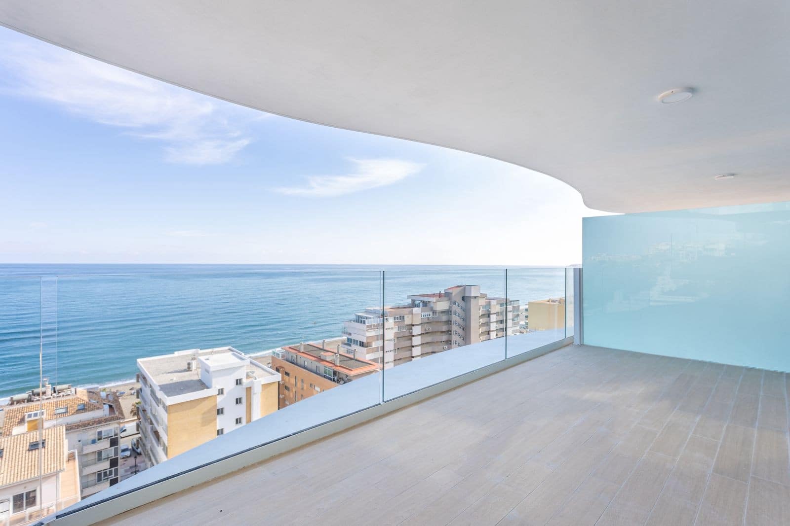 2 slaapkamer Penthouse te koop in Fuengirola met zwembad garage - € 1.070.000 (Ref: 8065370)