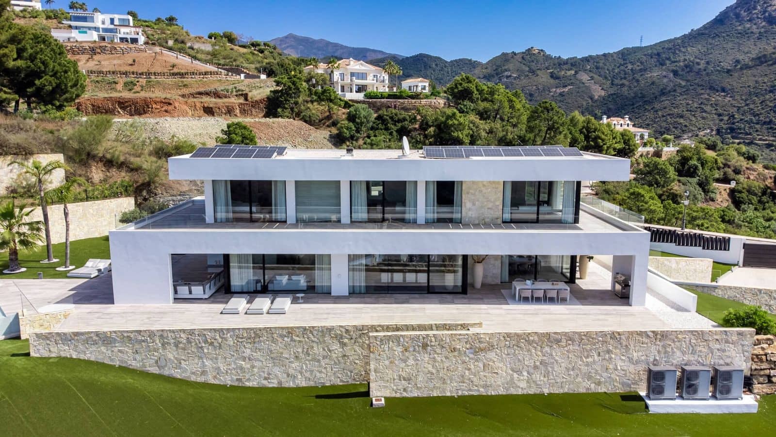 7 bedroom Villa for sale in Benahavis with pool garage - € 4,900,000 (Ref: 8075727)