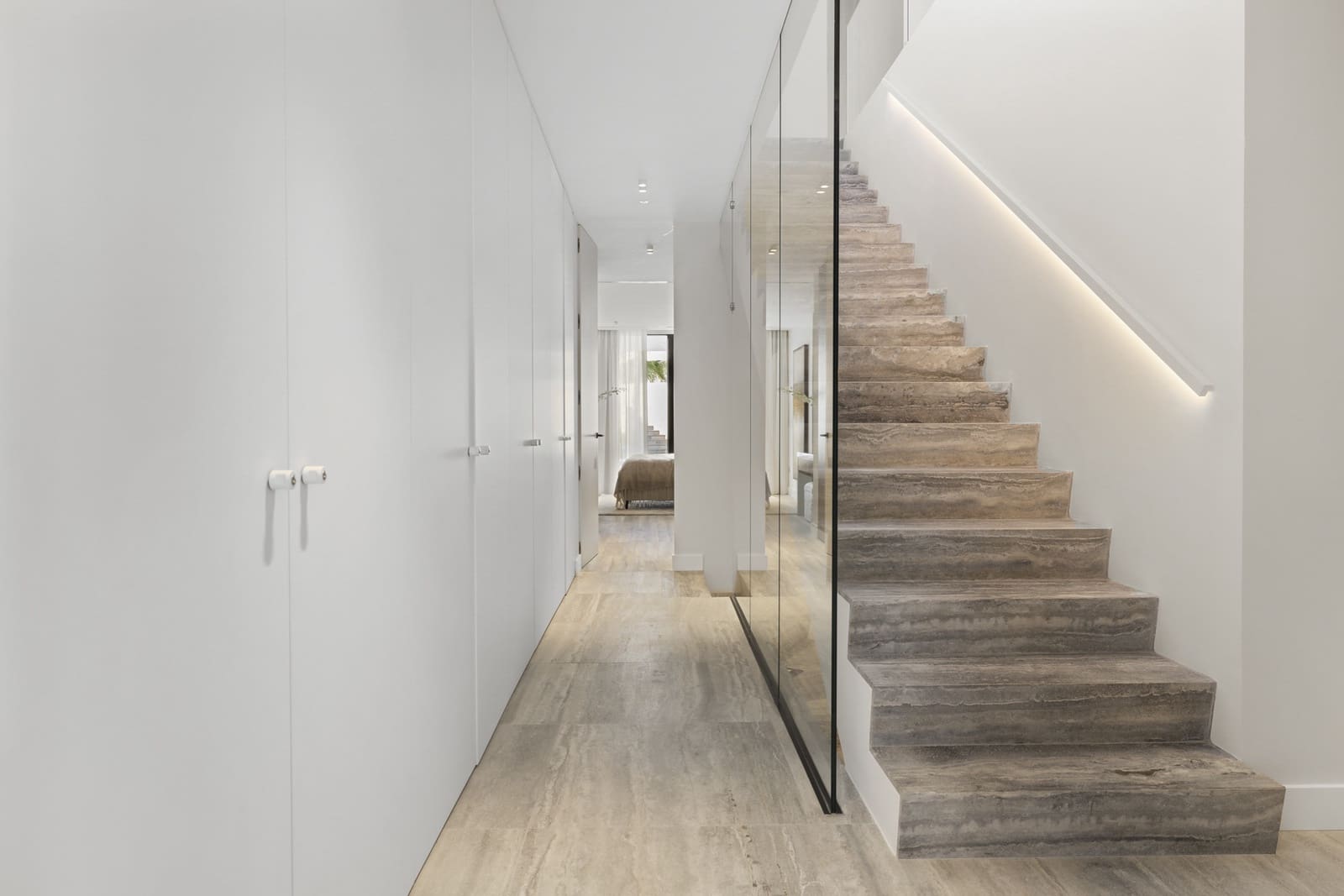 7 bedroom Villa for sale in Benahavis with pool garage - € 4,900,000 (Ref: 8075727)