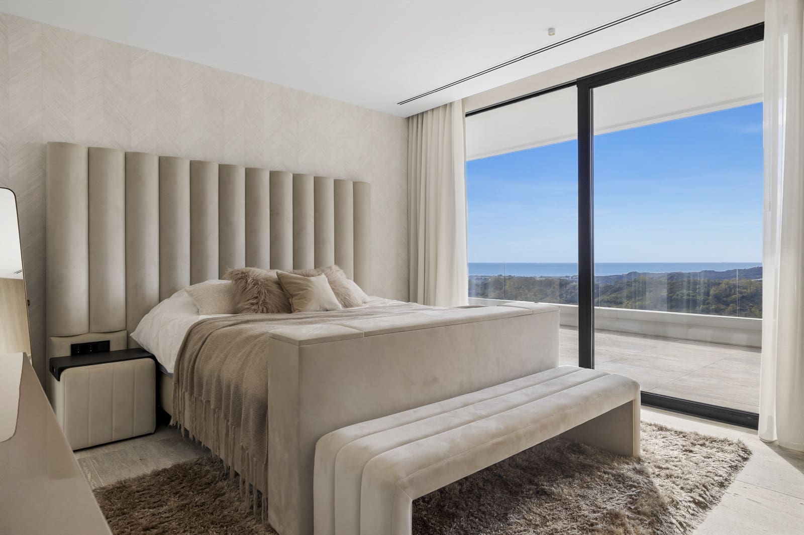 7 bedroom Villa for sale in Benahavis with pool garage - € 4,900,000 (Ref: 8075727)