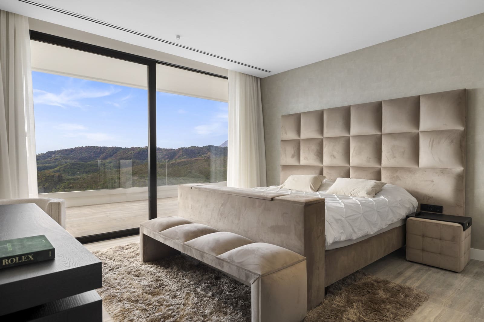 7 bedroom Villa for sale in Benahavis with pool garage - € 4,900,000 (Ref: 8075727)