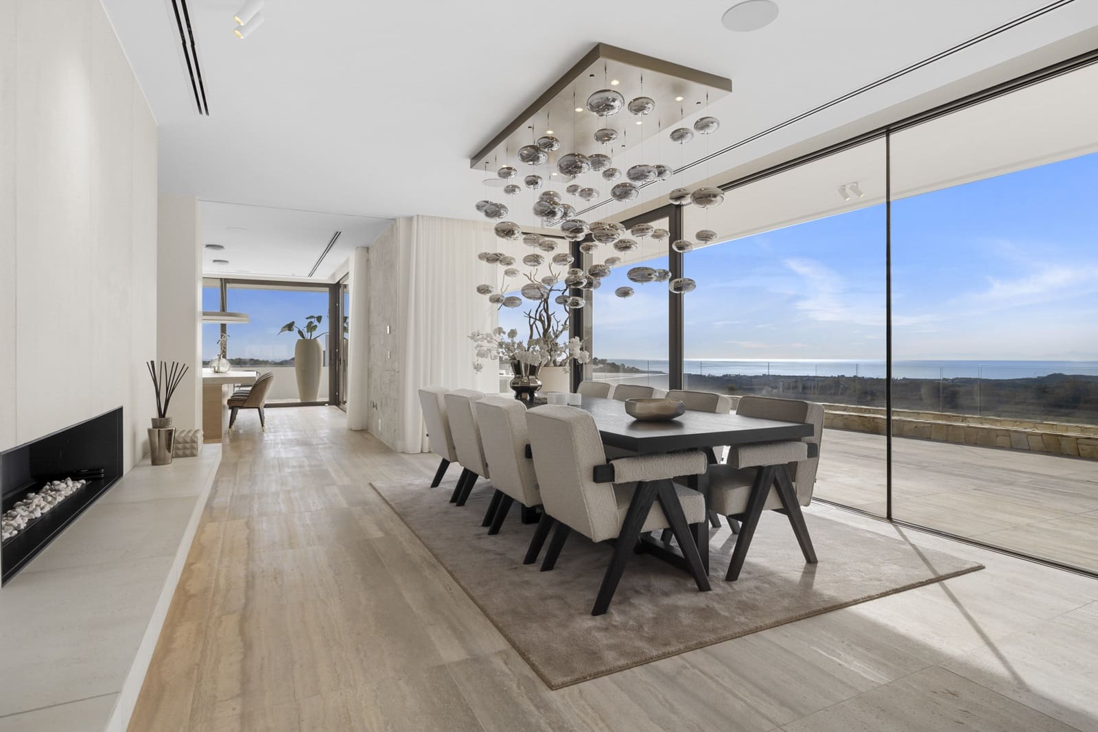 7 bedroom Villa for sale in Benahavis with pool garage - € 4,900,000 (Ref: 8075727)