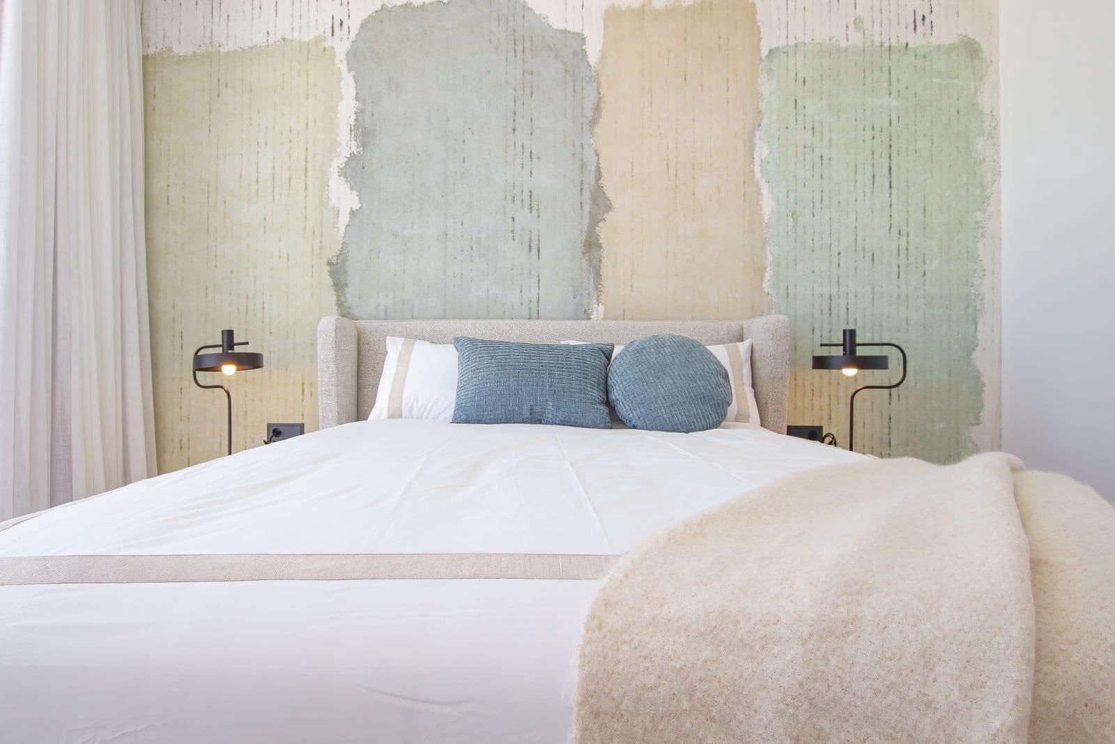 4 bedroom Villa for sale in Estepona with pool garage - € 2,495,000 (Ref: 8095672)