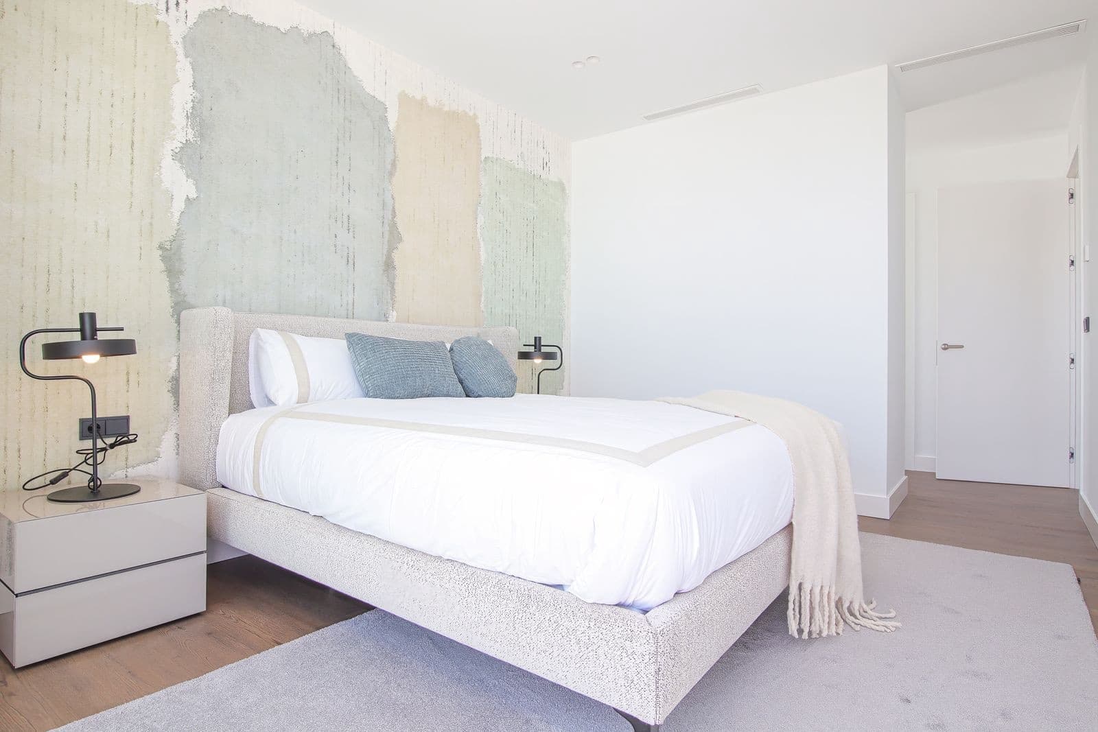 4 bedroom Villa for sale in Estepona with pool garage - € 2,495,000 (Ref: 8095672)