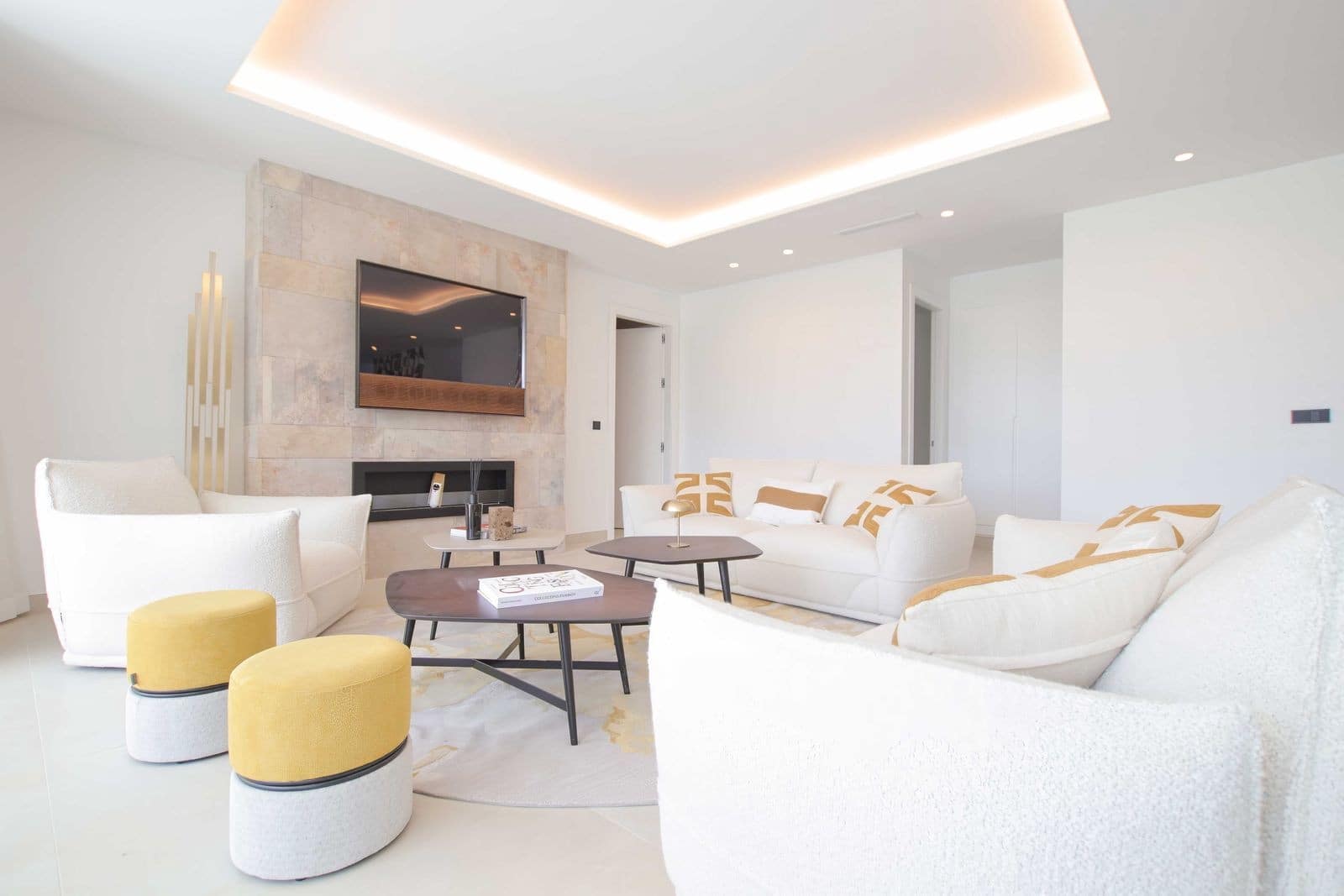 4 sypialnia Willa na sprzedaż w Estepona z basenem garażem - 2 495 000 € (Ref: 8095672)