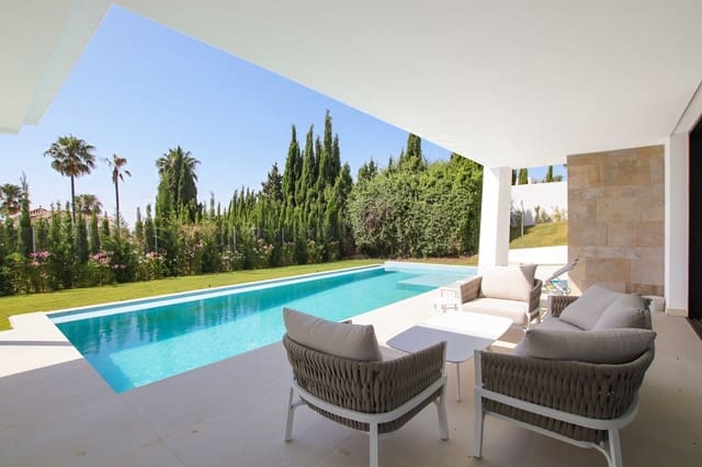 4 sypialnia Willa na sprzedaż w Estepona z basenem garażem - 2 495 000 € (Ref: 8095672)