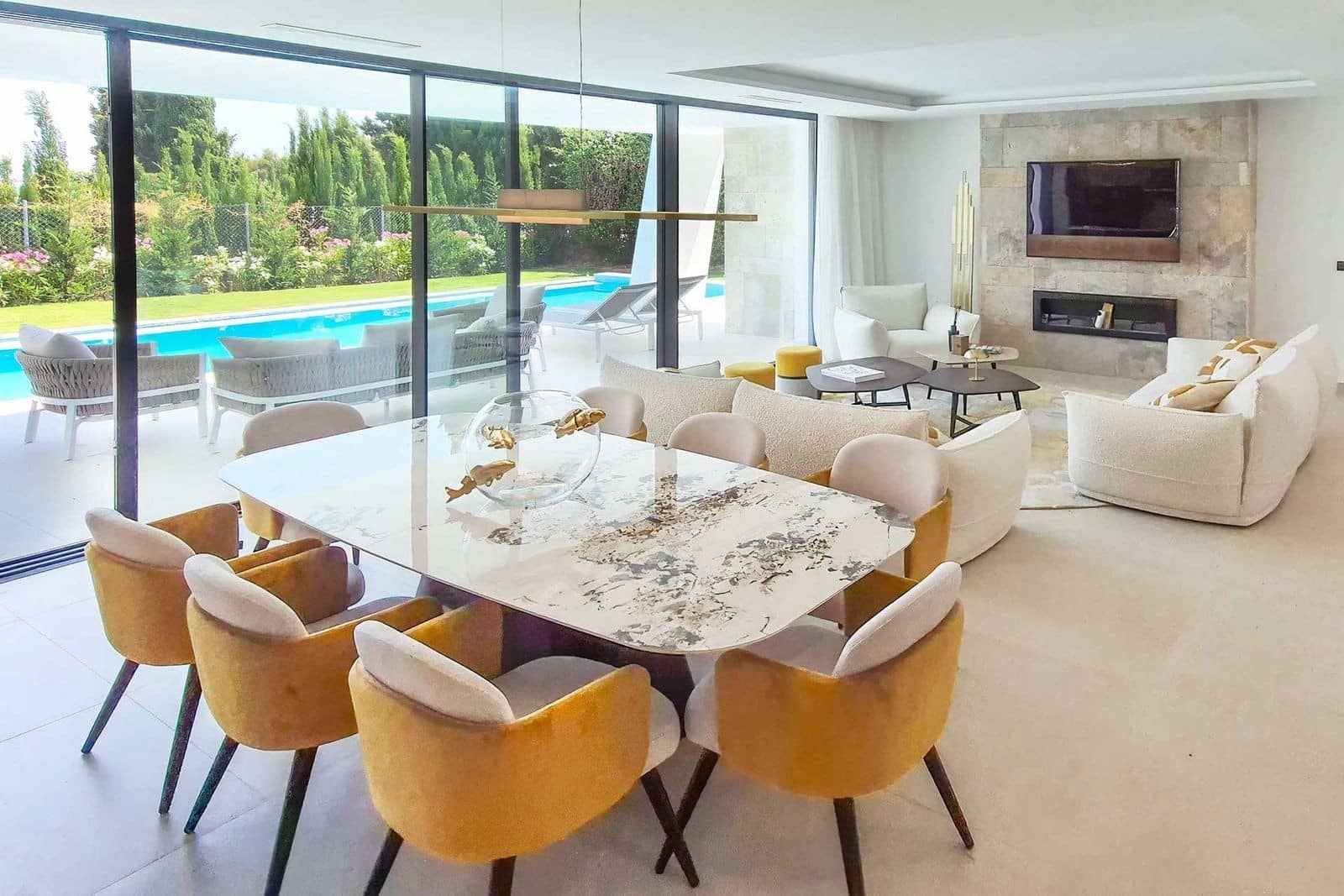 4 sypialnia Willa na sprzedaż w Estepona z basenem garażem - 2 495 000 € (Ref: 8095672)