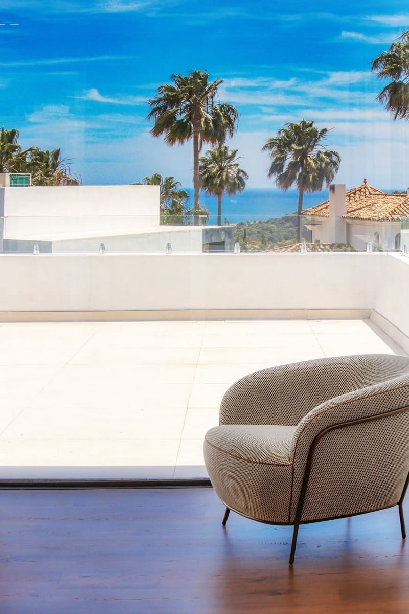 4 sypialnia Willa na sprzedaż w Estepona z basenem garażem - 2 495 000 € (Ref: 8095672)
