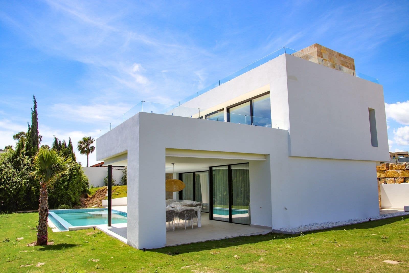 4 sypialnia Willa na sprzedaż w Estepona z basenem garażem - 2 495 000 € (Ref: 8095672)