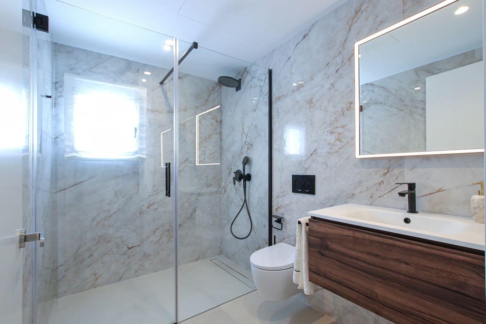 4 sypialnia Willa na sprzedaż w Estepona z basenem garażem - 2 495 000 € (Ref: 8095672)
