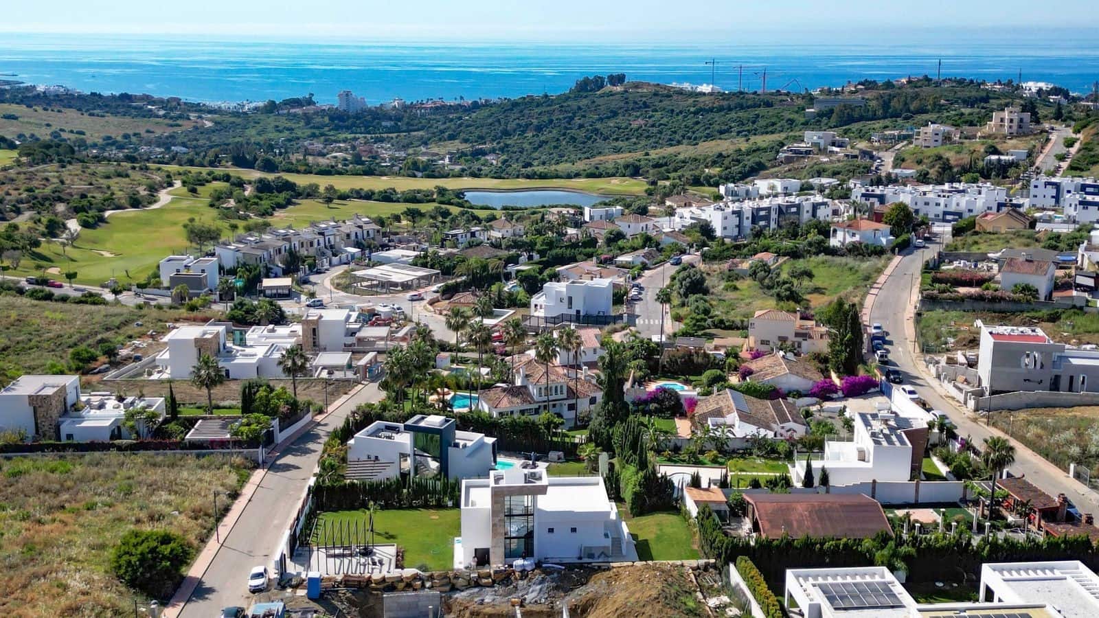 4 sypialnia Willa na sprzedaż w Estepona z basenem garażem - 2 495 000 € (Ref: 8095672)