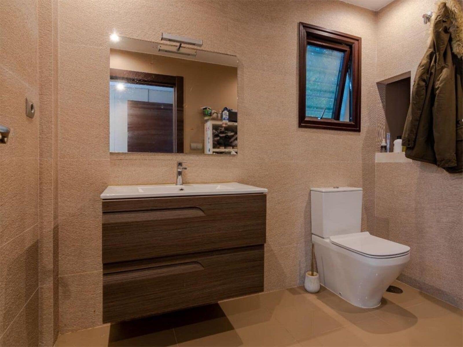 5 bedroom Villa for sale in Nueva Andalucia with pool garage - € 2,700,000 (Ref: 8103419)