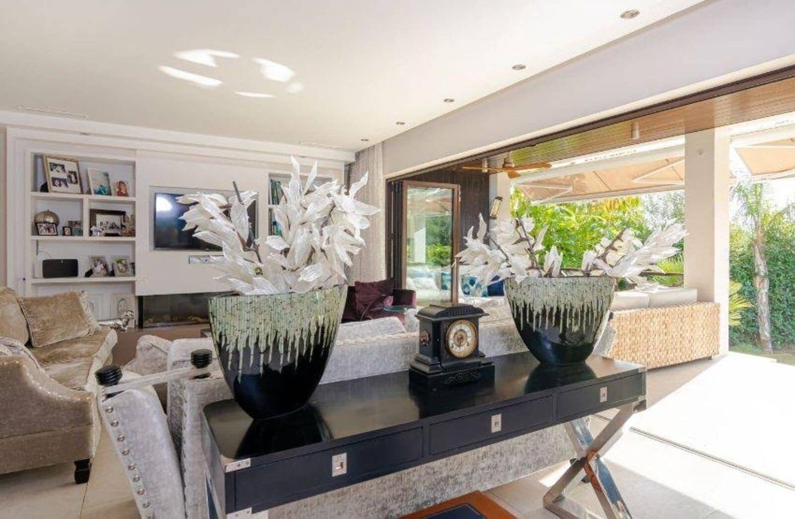 5 bedroom Villa for sale in Nueva Andalucia with pool garage - € 2,700,000 (Ref: 8103419)