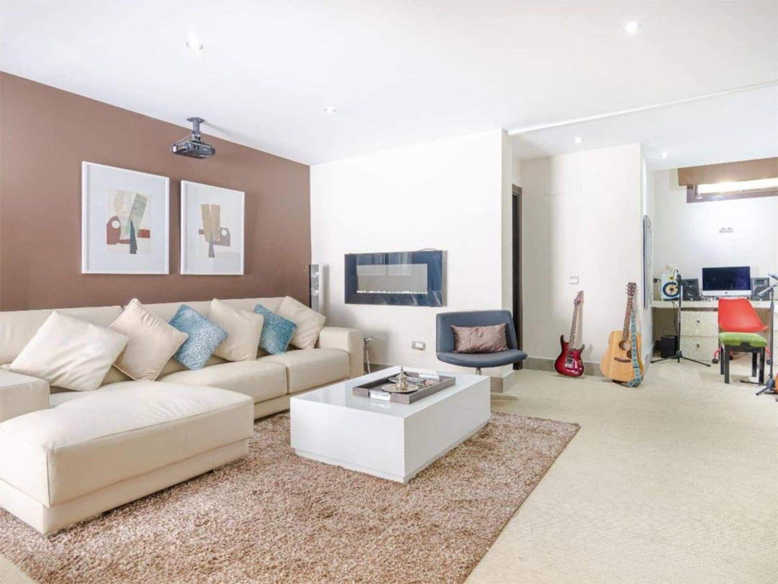 5 bedroom Villa for sale in Nueva Andalucia with pool garage - € 2,700,000 (Ref: 8103419)