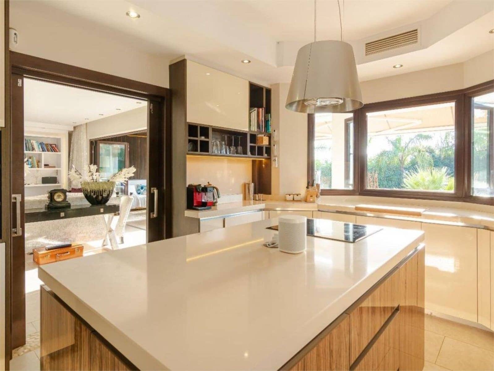 5 bedroom Villa for sale in Nueva Andalucia with pool garage - € 2,700,000 (Ref: 8103419)