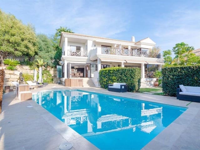 5 bedroom Villa for sale in Nueva Andalucia, Marbella with pool garage - € 2,700,000 (Ref: 8103419)