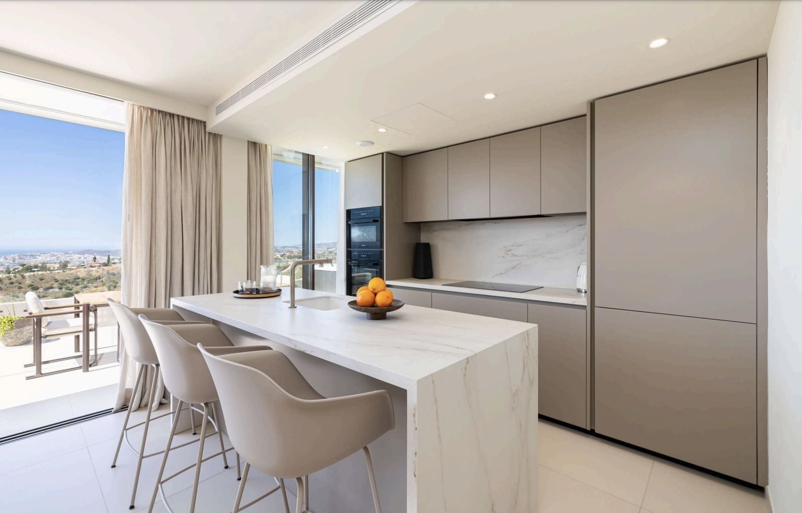 3 sypialnia Penthouse na sprzedaż w Fuengirola z basenem garażem - 1 450 000 € (Ref: 8107073)