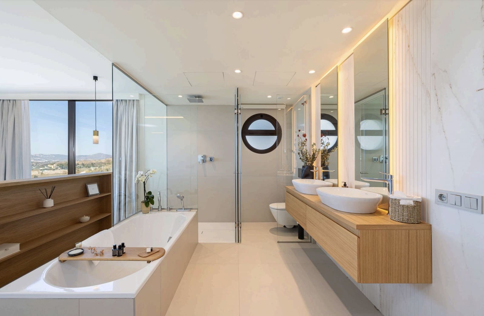 3 sypialnia Penthouse na sprzedaż w Fuengirola z basenem garażem - 1 450 000 € (Ref: 8107073)