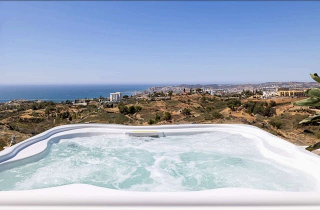 3 sypialnia Penthouse na sprzedaż w Fuengirola z basenem garażem - 1 450 000 € (Ref: 8107073)