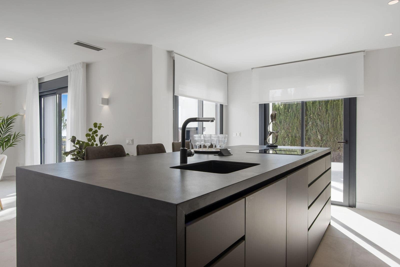 5 sypialnia Willa na sprzedaż w Los Flamingos z basenem garażem - 3 495 000 € (Ref: 8113980)