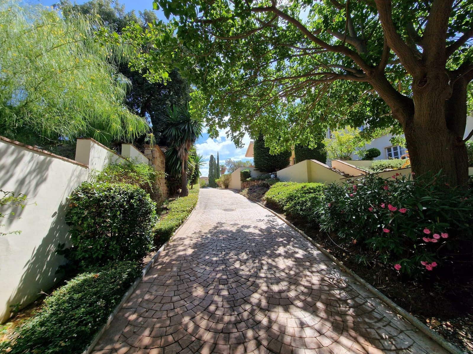 3 sypialnia Willa na sprzedaż w Mijas Costa z basenem garażem - 3 200 000 € (Ref: 8113981)