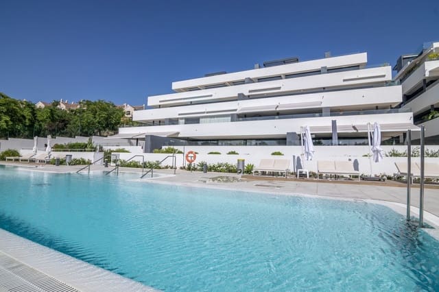3 bedroom Apartment for sale in Estepona with pool garage - € 750,000 (Ref: 8113986)