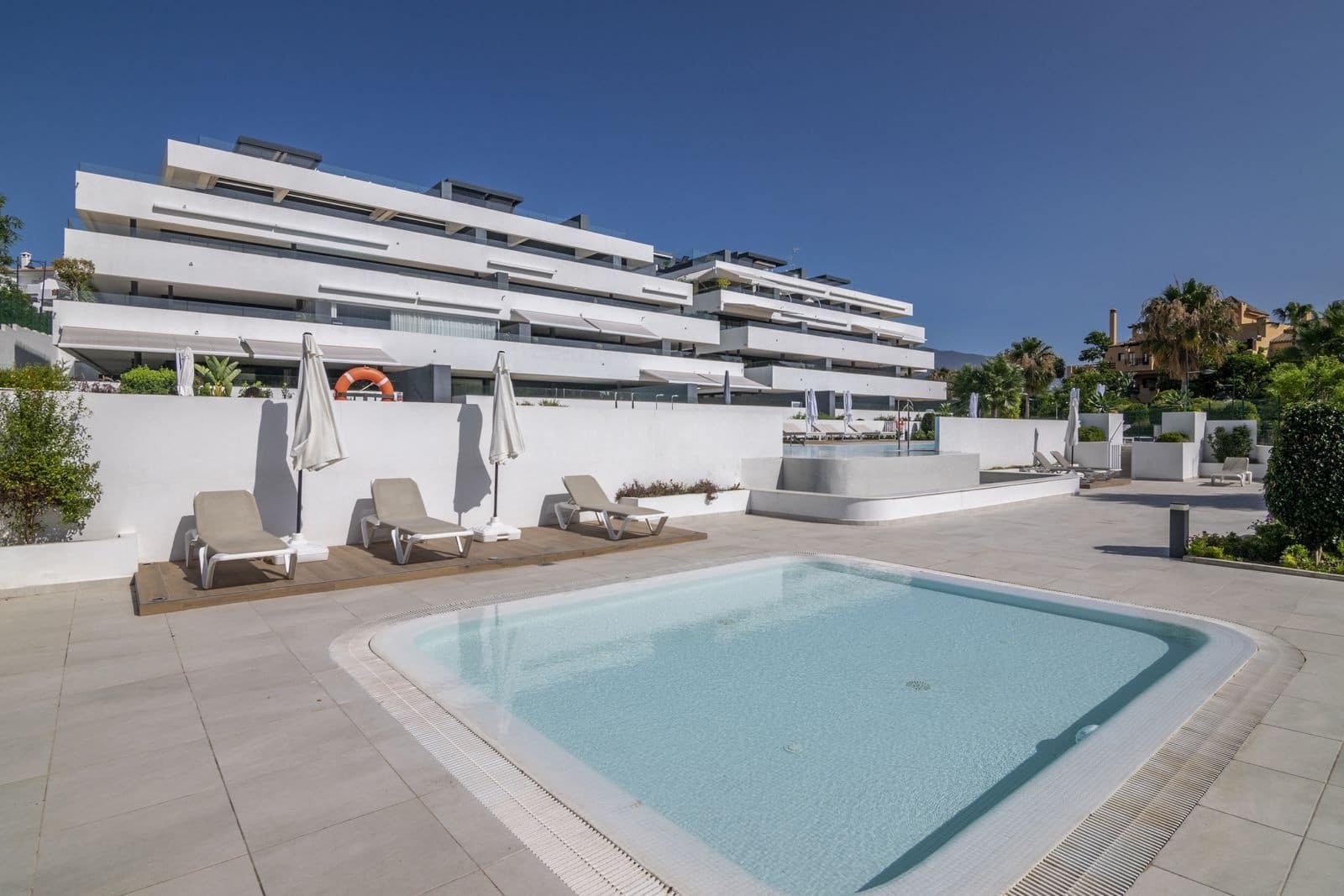 3 quarto Apartamento para venda em Estepona com piscina garagem - 750 000 € (Ref: 8113986)