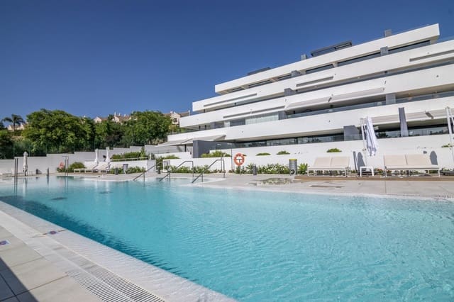 3 chambre Appartement à vendre à Estepona avec piscine garage - 750 000 € (Ref: 8113986)
