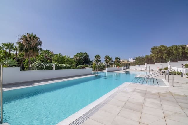 3 chambre Appartement à vendre à Estepona avec piscine garage - 750 000 € (Ref: 8113986)