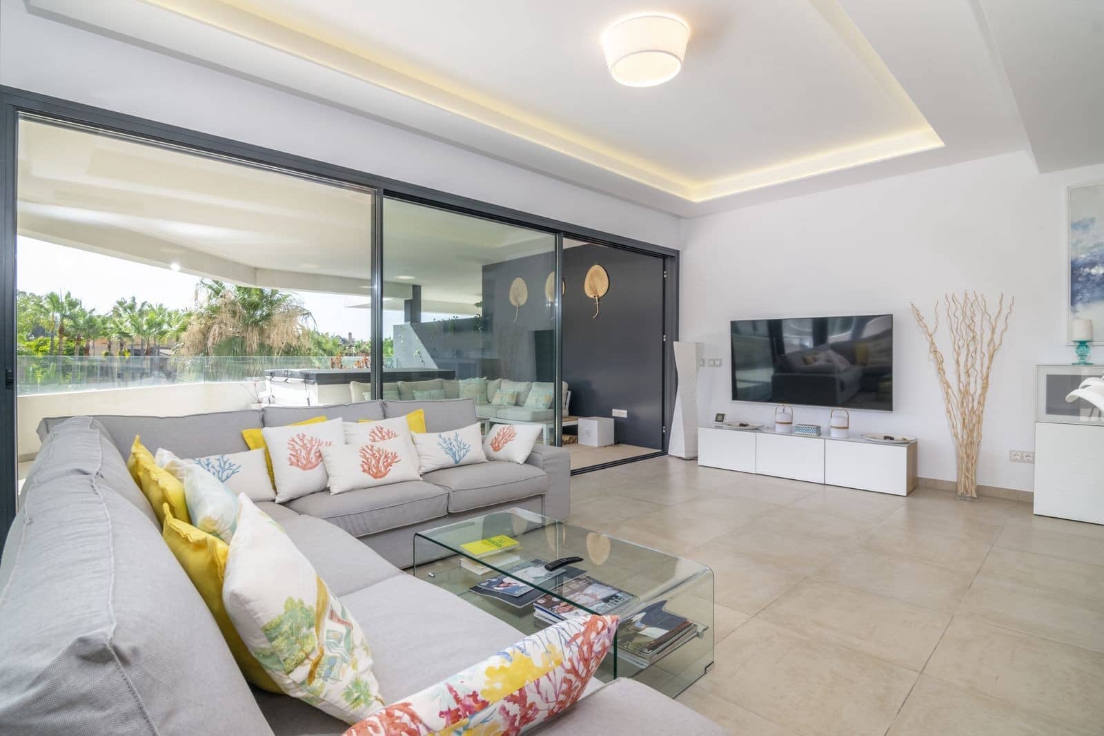 3 quarto Apartamento para venda em Estepona com piscina garagem - 750 000 € (Ref: 8113986)