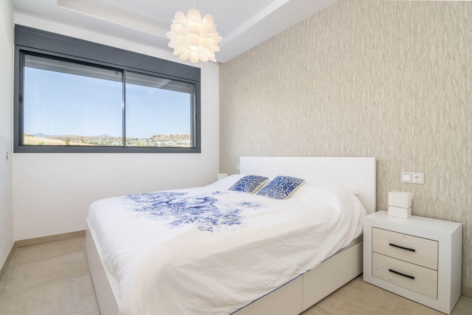 3 quarto Apartamento para venda em Estepona com piscina garagem - 750 000 € (Ref: 8113986)