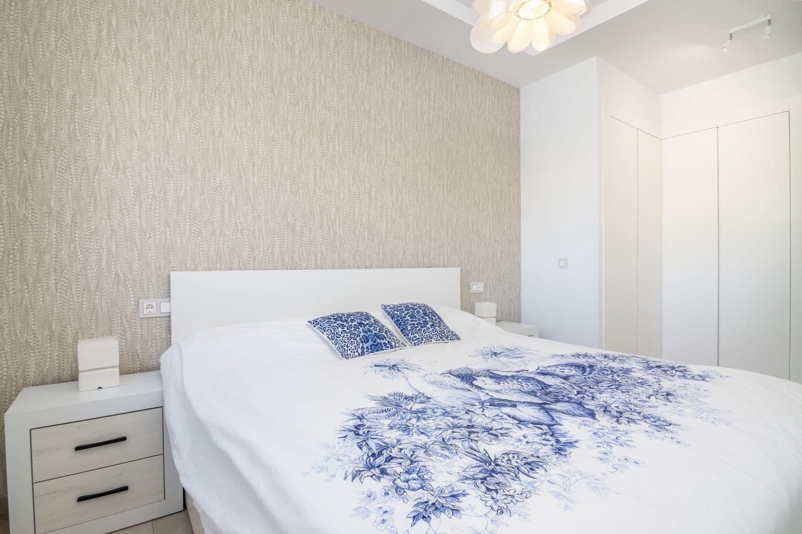 3 quarto Apartamento para venda em Estepona com piscina garagem - 750 000 € (Ref: 8113986)