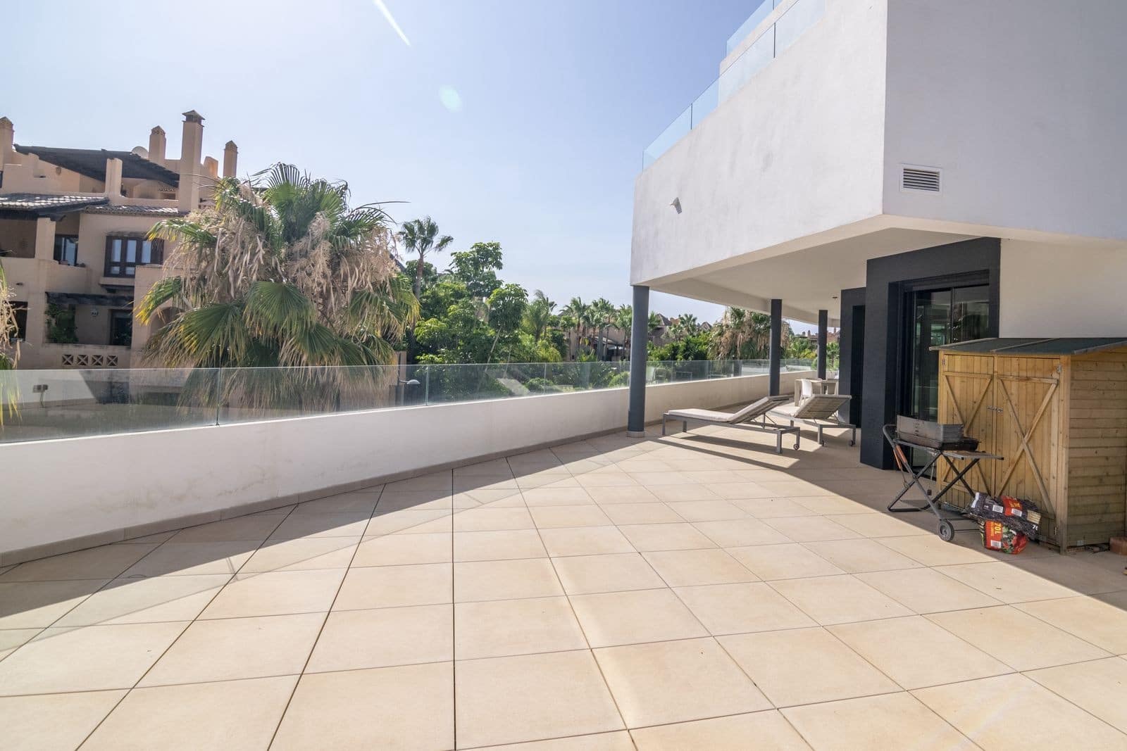 3 quarto Apartamento para venda em Estepona com piscina garagem - 750 000 € (Ref: 8113986)